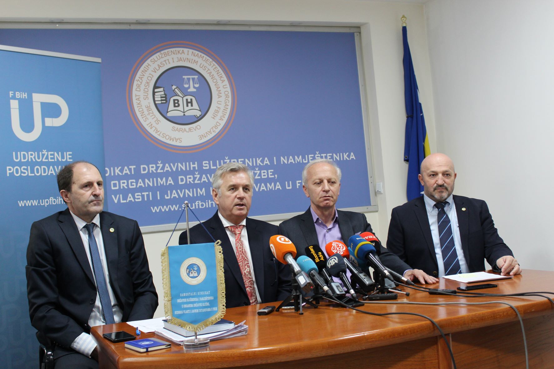 Poslodavci i sindikat  - Hitno razmatrati izmjene zakona kako bi se plate u FBiH povećale do 400 KM